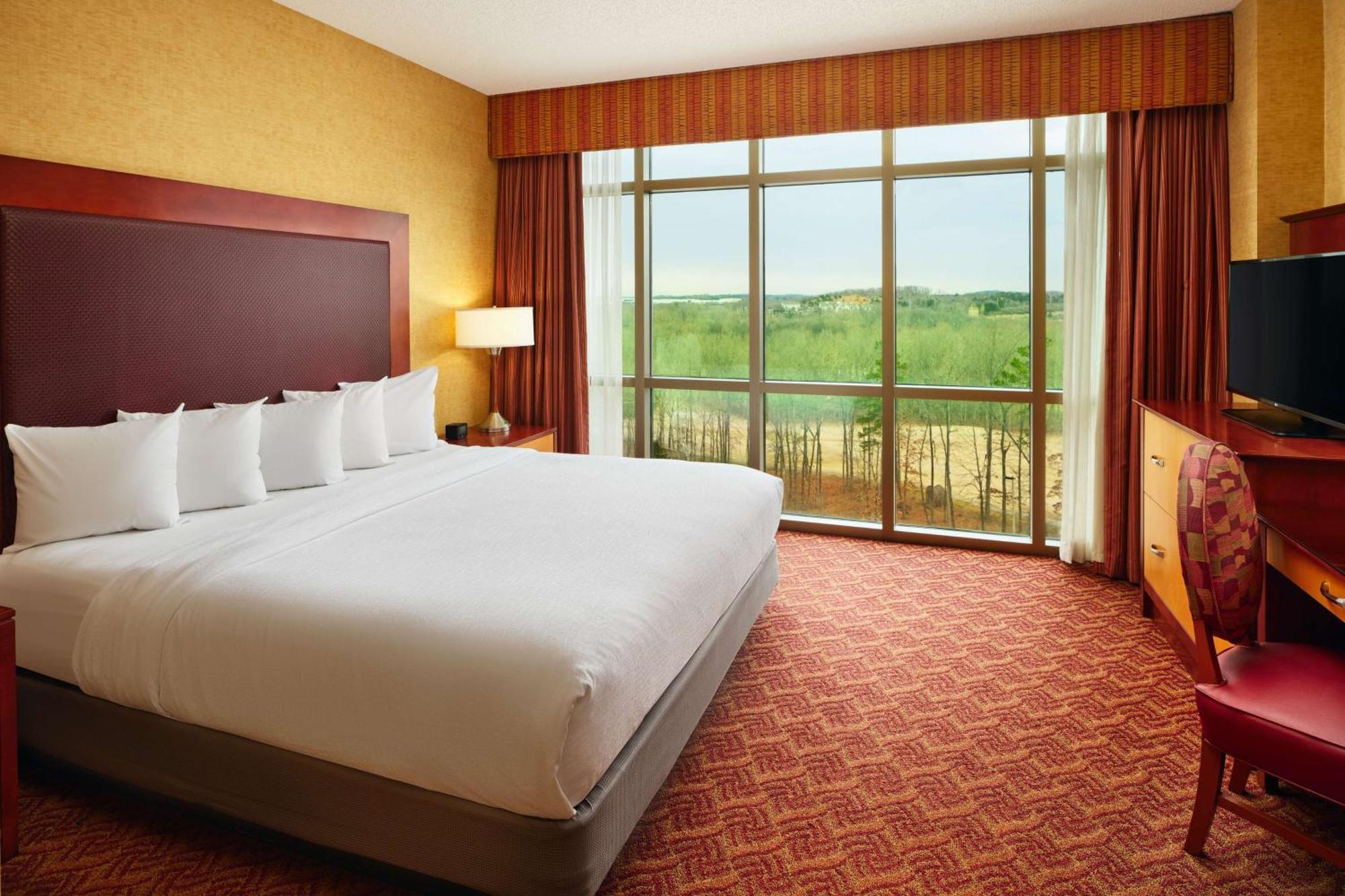 Embassy Suites By Hilton Charlotte Concord Golf Resort & Spa Exterior photo
