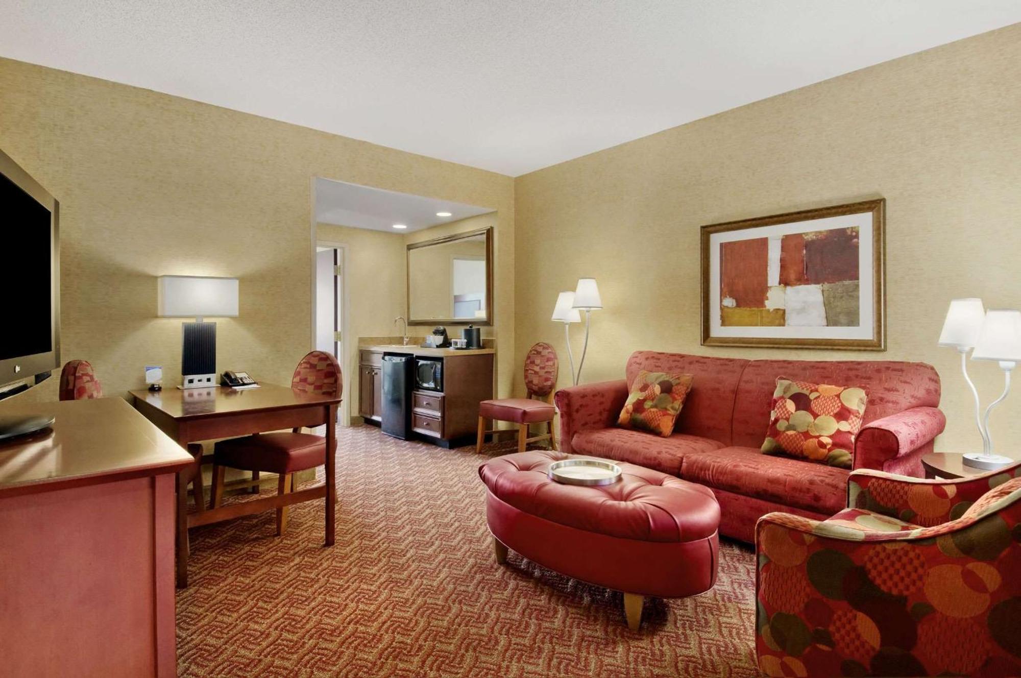 Embassy Suites By Hilton Charlotte Concord Golf Resort & Spa Exterior photo