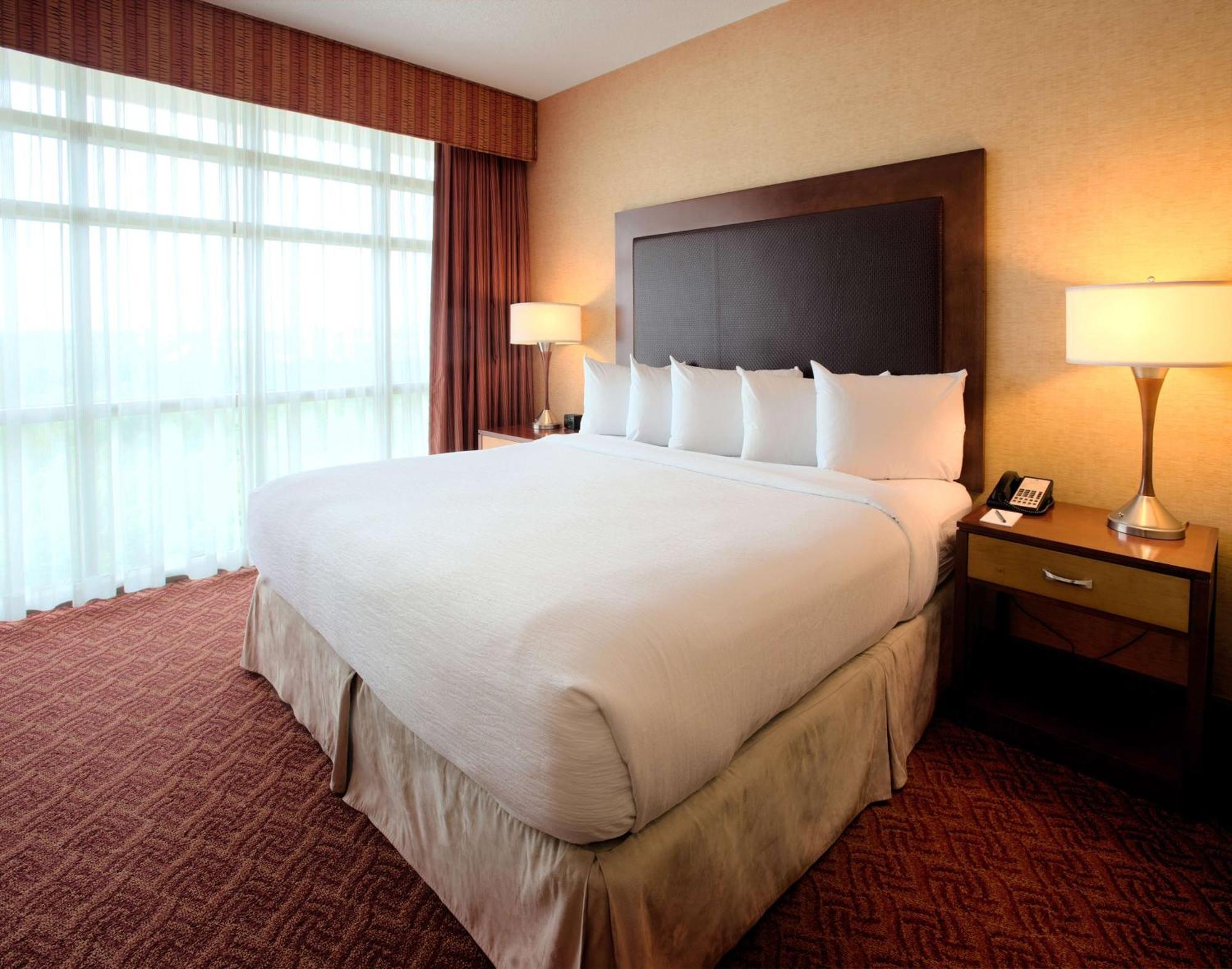 Embassy Suites By Hilton Charlotte Concord Golf Resort & Spa Exterior photo