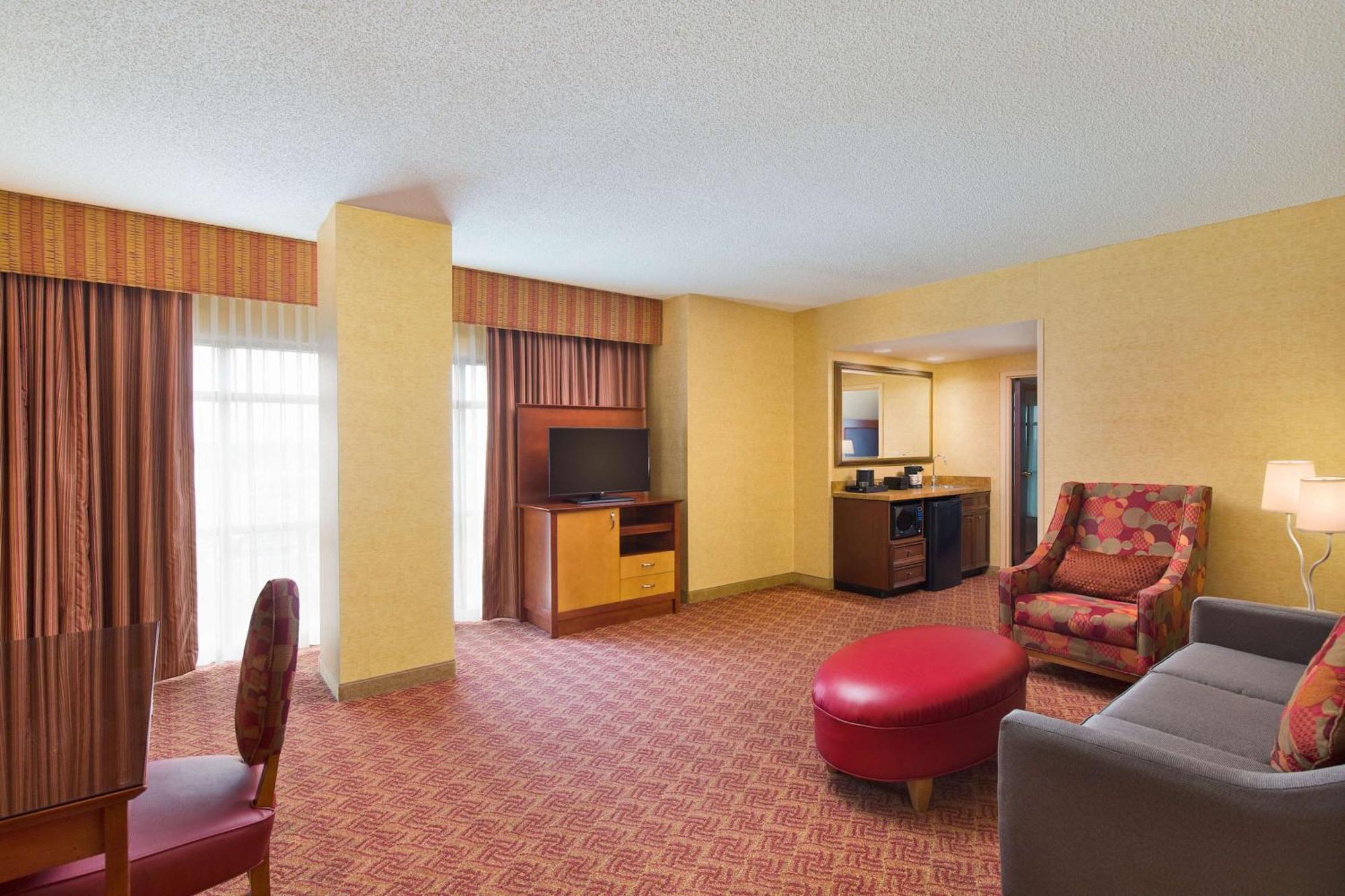 Embassy Suites By Hilton Charlotte Concord Golf Resort & Spa Exterior photo